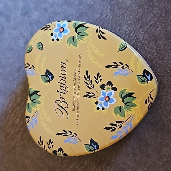 3/$30 BRIGHTON Floral Heart Jewelry Tin Box - Picture 5 of 9